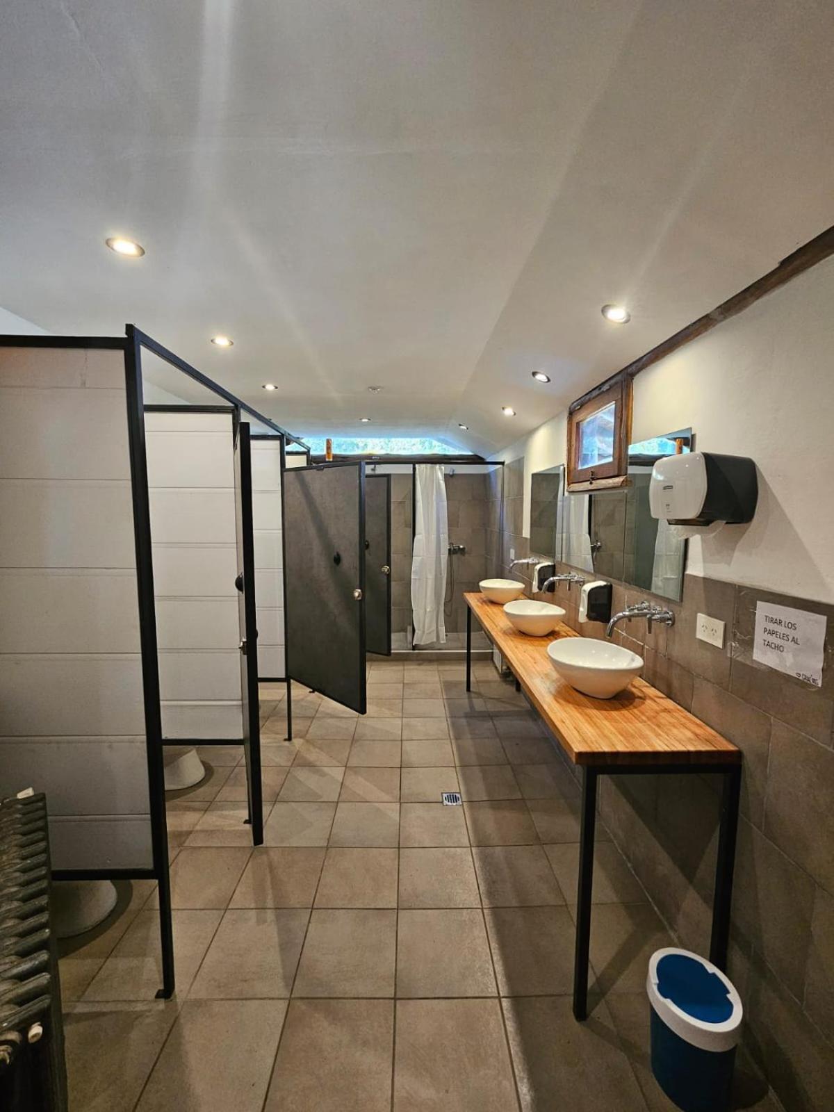 Hostel Capsula Refugio Oeste San Carlos de Bariloche Eksteriør bilde
