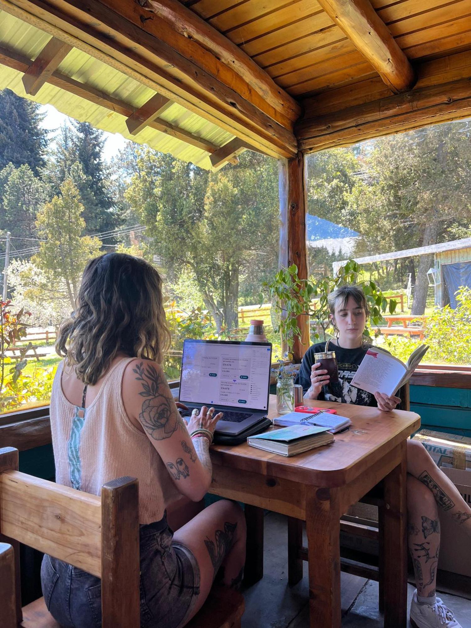 Hostel Capsula Refugio Oeste San Carlos de Bariloche Eksteriør bilde